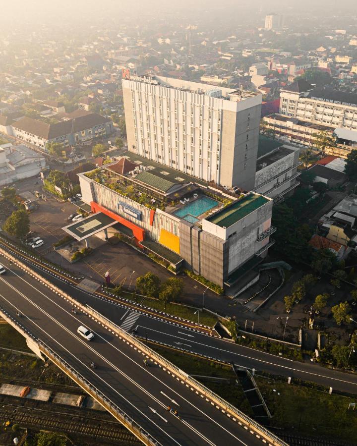 Swiss-Belinn Saripetojo Solo Eksteriør bilde