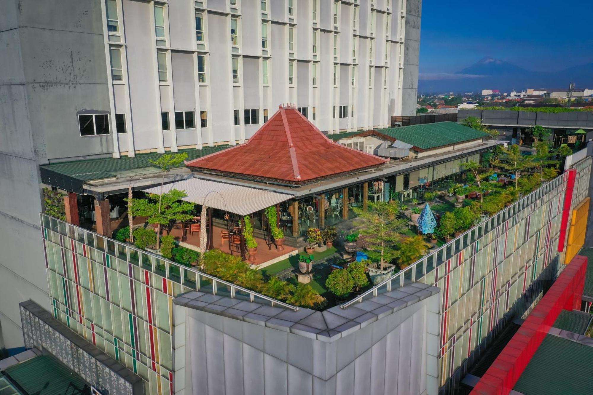 Swiss-Belinn Saripetojo Solo Eksteriør bilde