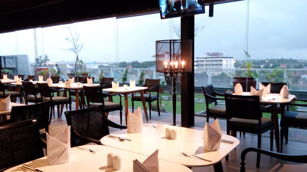 Swiss-Belinn Saripetojo Solo Eksteriør bilde