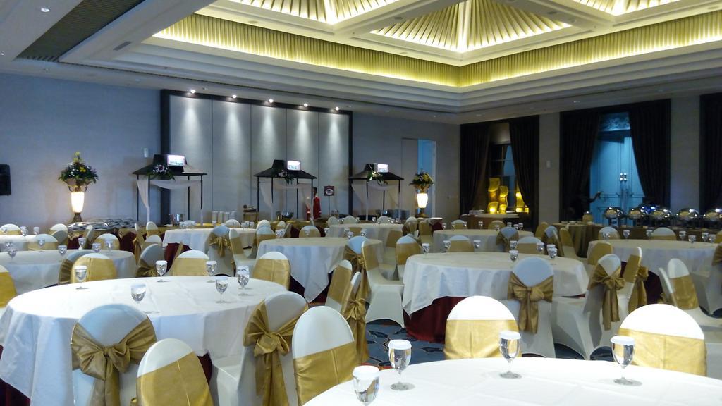 Swiss-Belinn Saripetojo Solo Eksteriør bilde